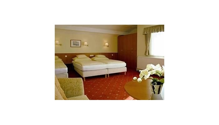 Hotel Korona Panzio poza 4